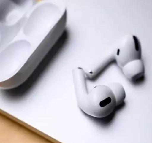 Wireless Earbuds & Smartwatch Set